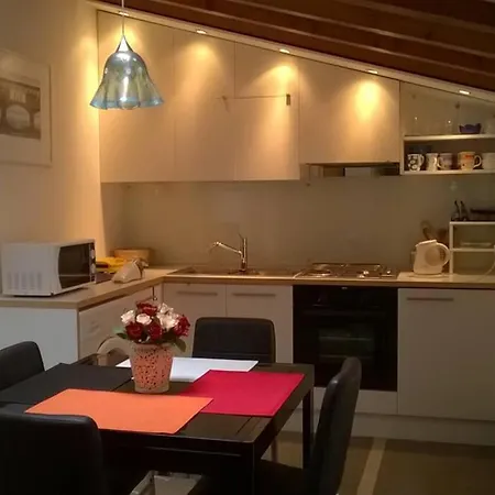아파트 Charming House In *
