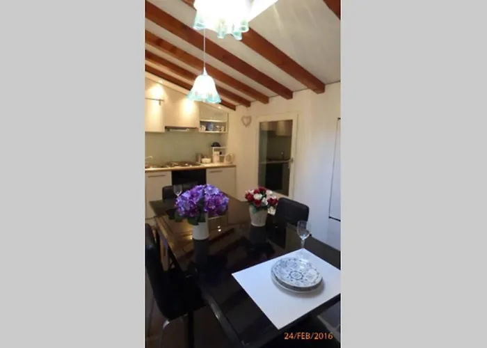 Charming House In Apartman Velence