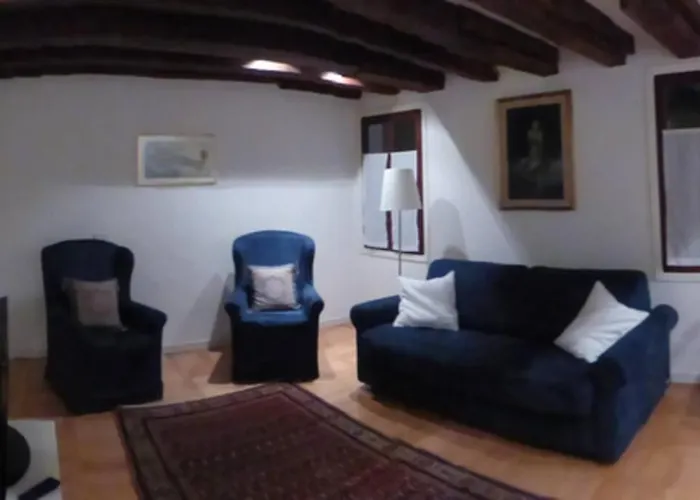 Charming House In Apartman *